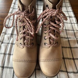 Sorry Joan of Arctic Boots